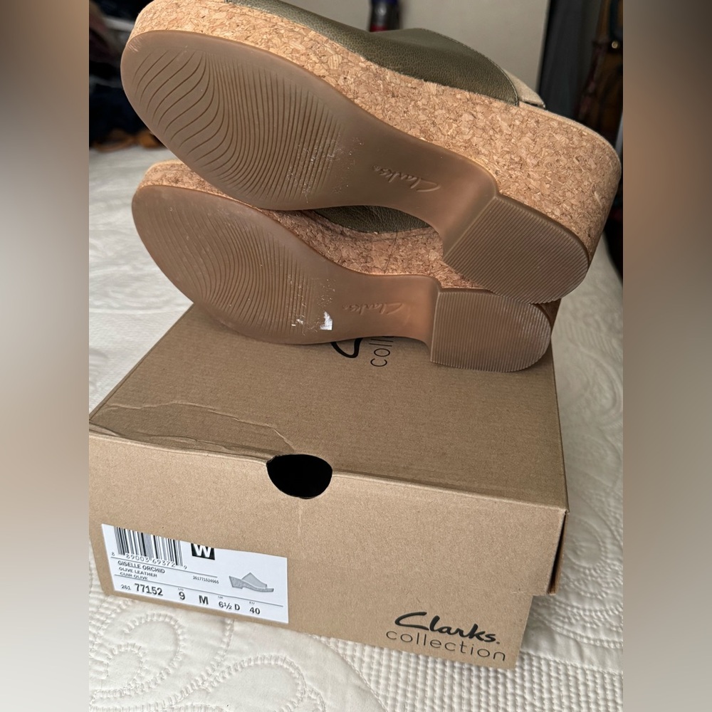 Clarks Collection Giselle Orchid Women's Olive Wedge Sandals Size 9 like new - Picture 6 of 8